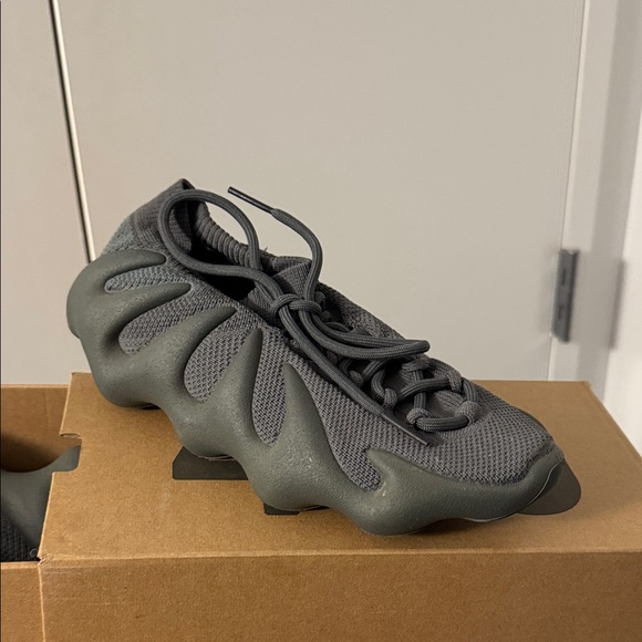 Yeezy 450 Gray Sneakers - Picture 5 of 5